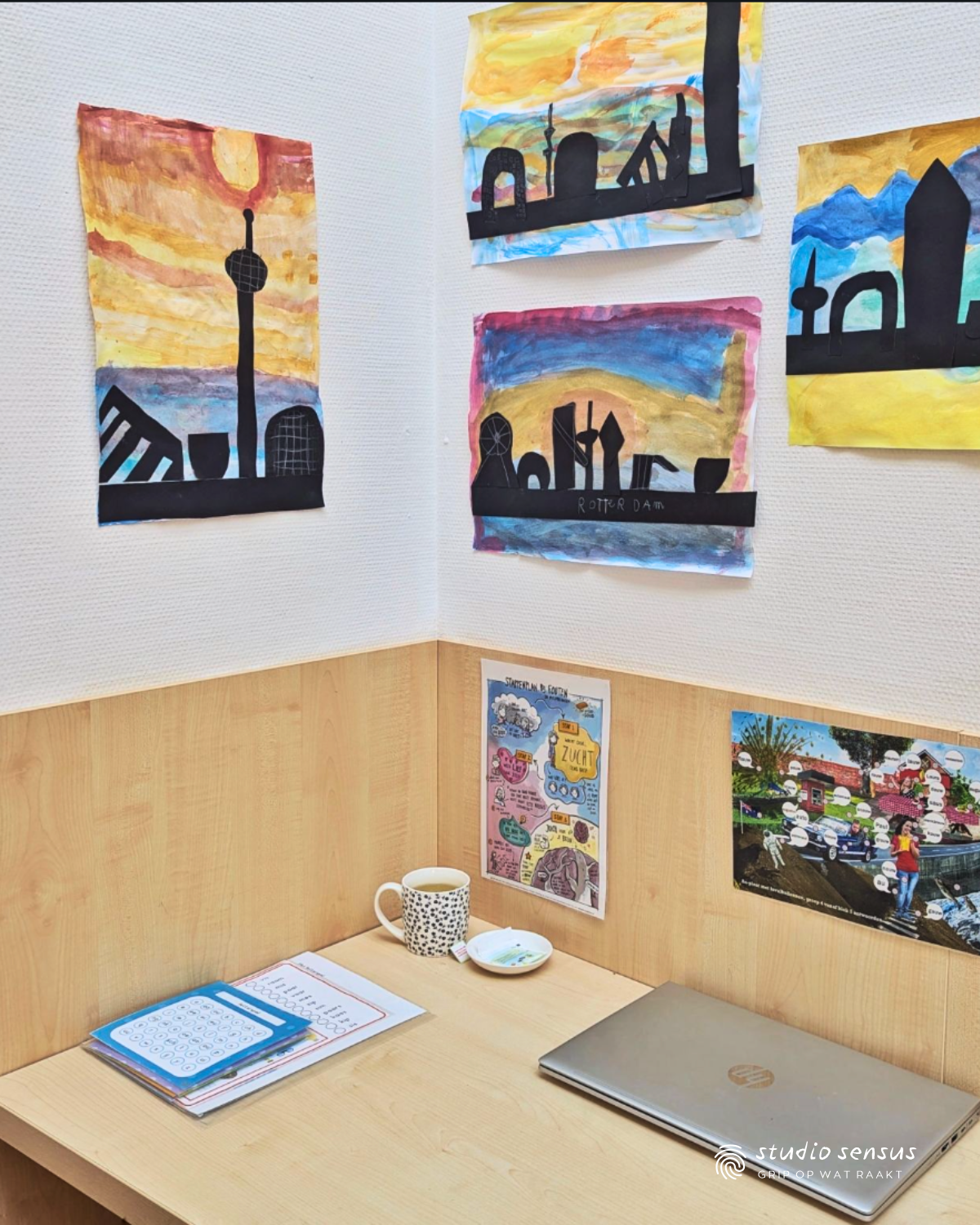 Het stappenplan hangt op een basisschool